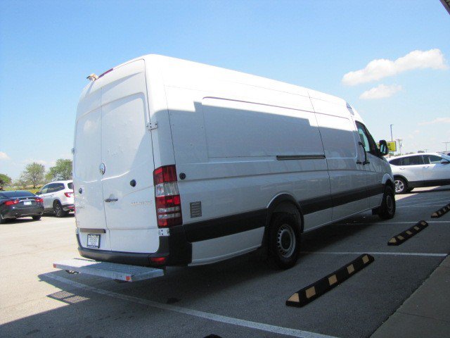 Used 2014 Freightliner Sprinter 2500 RWD image 3