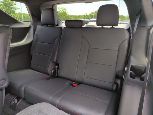 Used 2024 Chevrolet Traverse RS AWD/4WD image 41
