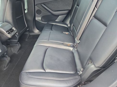 Used 2022 Tesla Model Y Performance image 17