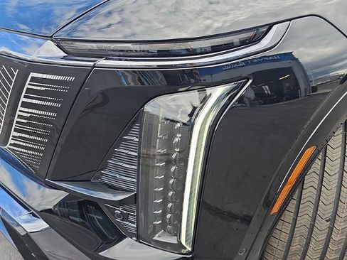 New 2026 Cadillac Vistiq Platinum w/ LPO, Floor Liner Package image 37