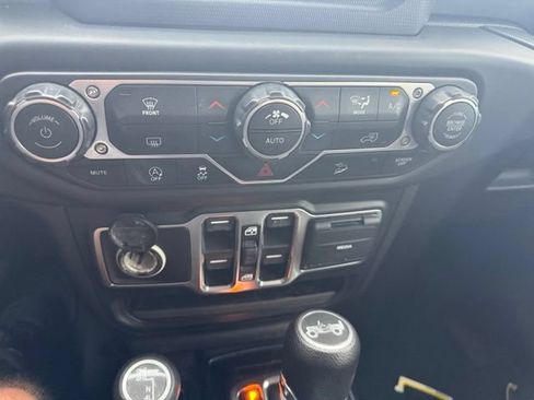 Used 2019 Jeep Wrangler Unlimited Sport S AWD/4WD image 7