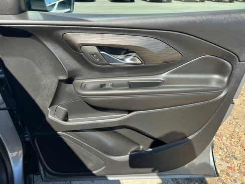 Used 2023 GMC Terrain SLE w/ LPO, Floor Liner Package FWD image 26
