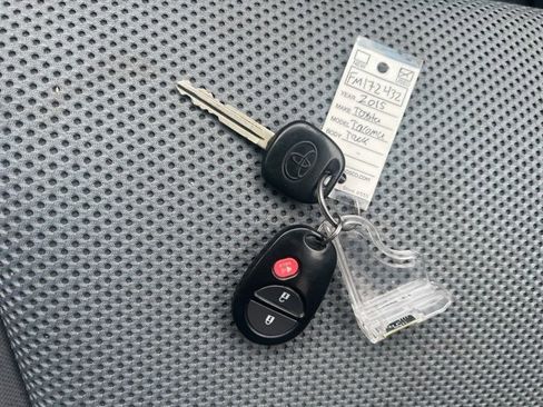 Used 2015 Toyota Tacoma 4x4 Double Cab image 33