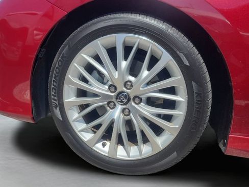 Used 2018 Toyota Camry XLE FWD image 25