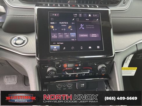 New 2025 Jeep Grand Cherokee Altitude image 9