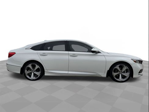 Used 2020 Honda Accord Touring image 6