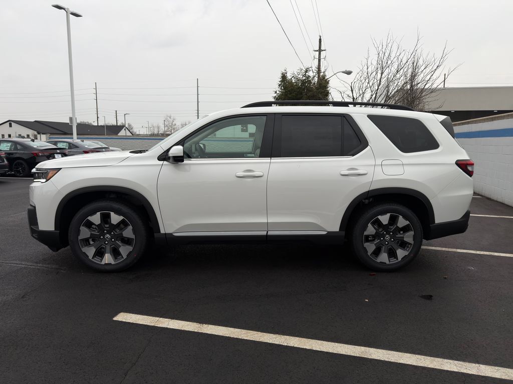 New 2026 Honda Pilot Touring image 2