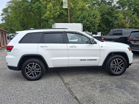 Certified 2021 Jeep Grand Cherokee Trailhawk w/ Trailhawk Luxury Group image 9