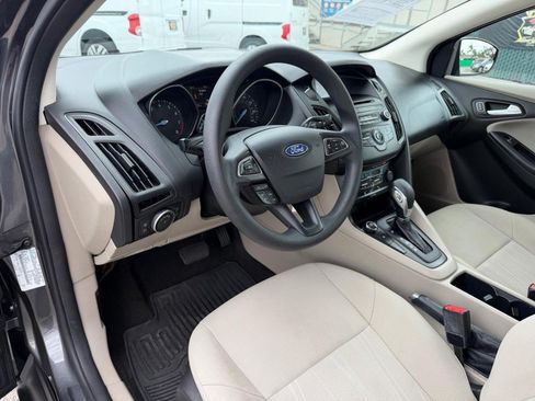 Used 2017 Ford Focus SE FWD image 16