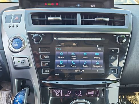 Used 2017 Toyota Prius V Four w/ Carpet Mat Package FWD image 24