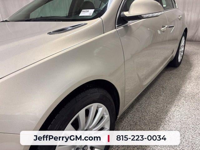 Used 2012 Buick Regal Leather FWD image 10