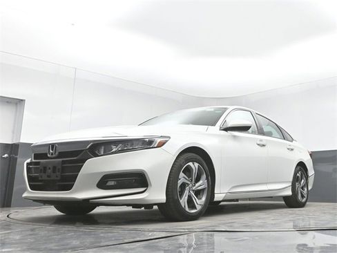 Used 2018 Honda Accord EX image 41