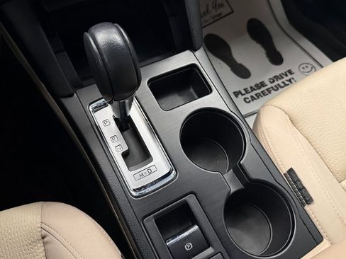 Used 2017 Subaru Legacy 2.5i Premium image 16