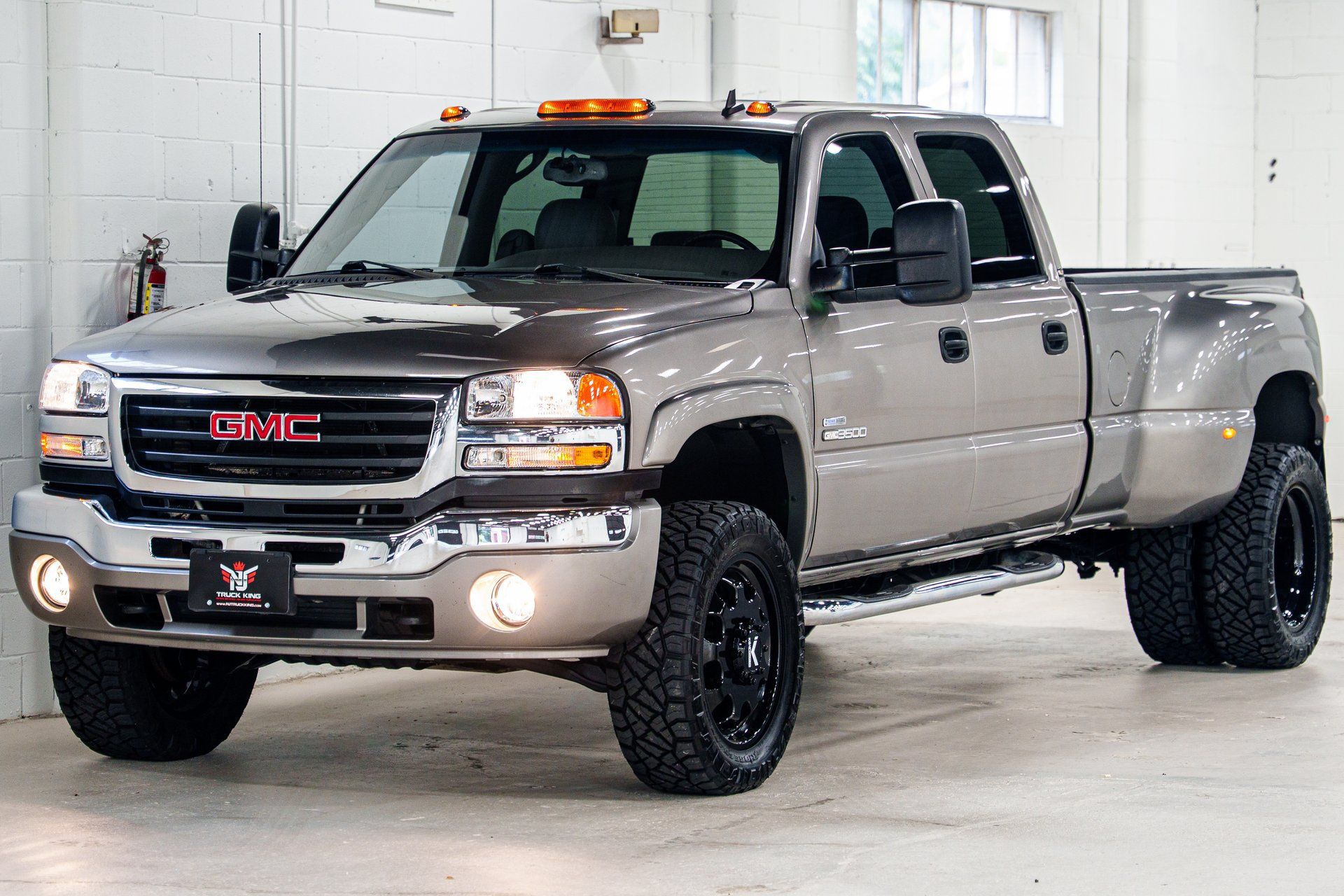 Used 2007 GMC Sierra 3500 SLT w/ Heavy-Duty Power Package AWD/4WD image 30