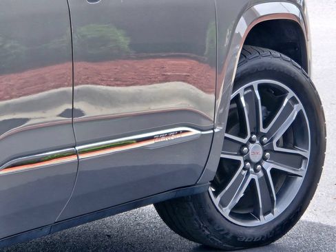 Used 2019 GMC Acadia Denali w/ Technology Package AWD/4WD image 20