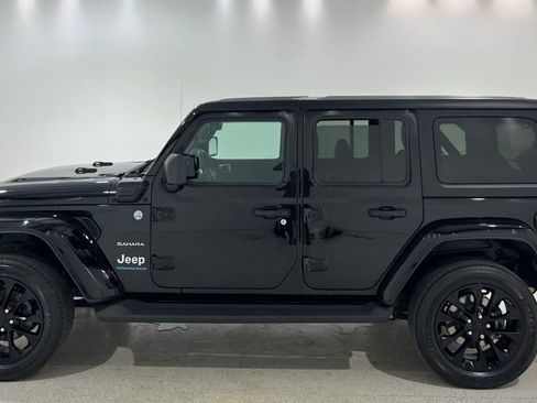 Used 2023 Jeep Wrangler Unlimited Sahara w/ Cold Weather Group AWD/4WD image 2