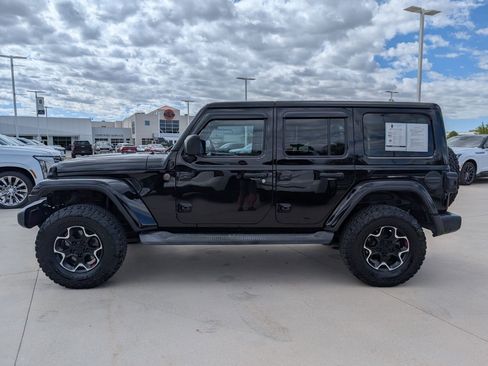 Used 2019 Jeep Wrangler Unlimited Sahara w/ Uconnect 4C Nav & Sound Group AWD/4WD image 2