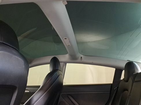 Used 2021 Tesla Model 3 Standard Range Plus image 19