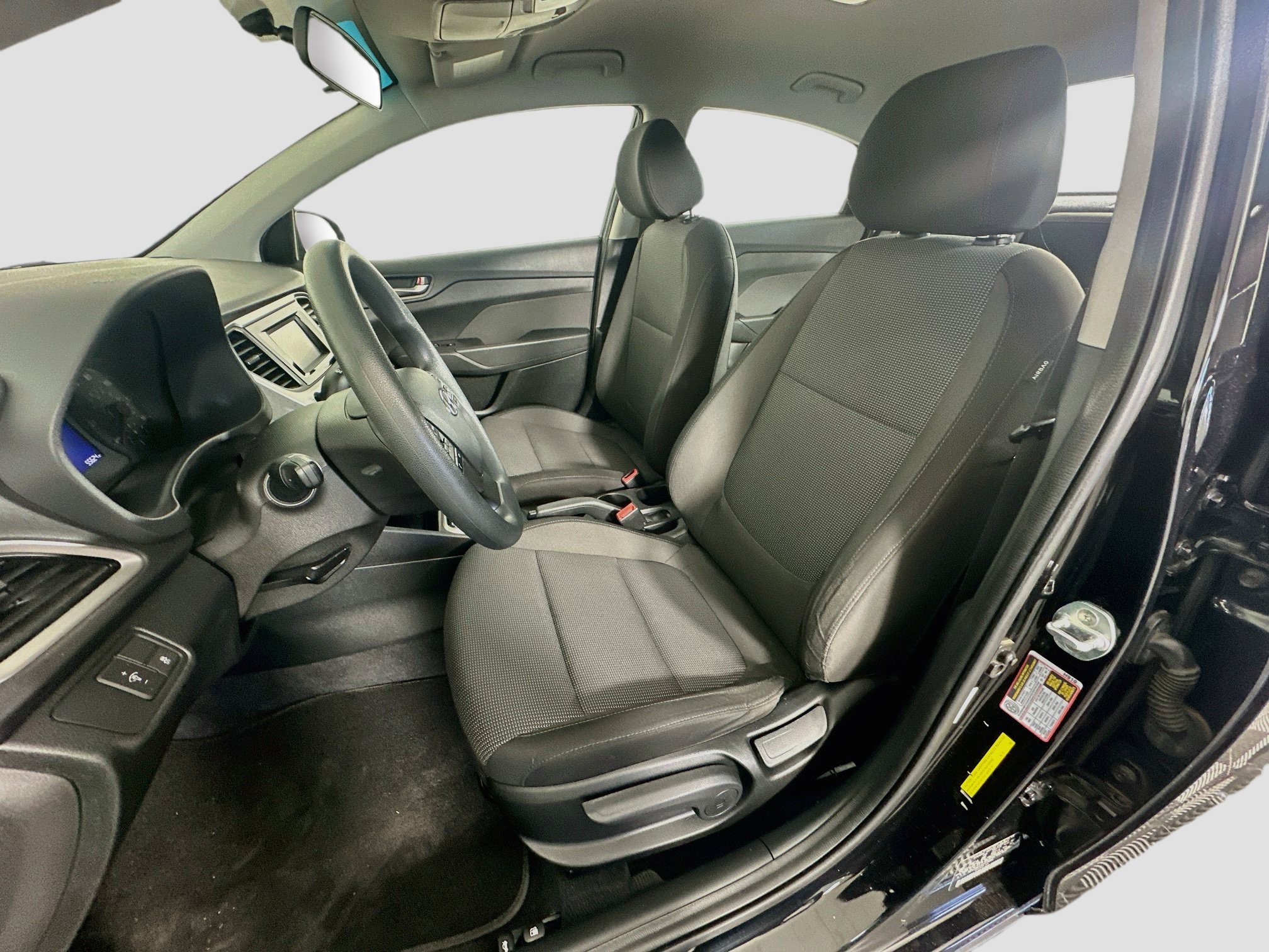 Used 2019 Hyundai Accent SE FWD image 13