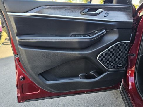 Used 2021 Jeep Grand Cherokee L Limited image 20