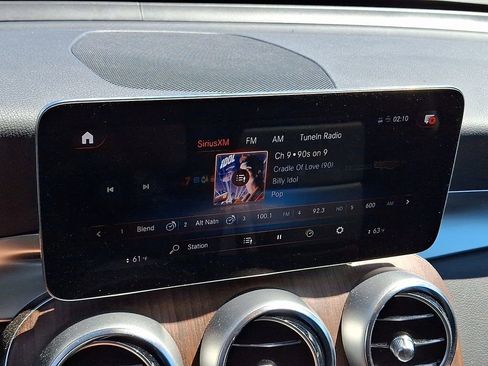 Used 2022 Mercedes-Benz GLC 300 4MATIC image 4