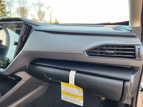 Certified 2025 Subaru Crosstrek 2.0i Premium image 17