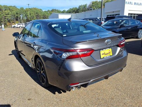 Used 2023 Toyota Camry XSE image 6