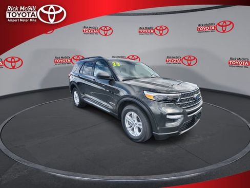 Used 2023 Ford Explorer XLT w/ Equipment Group 202A AWD/4WD image 2