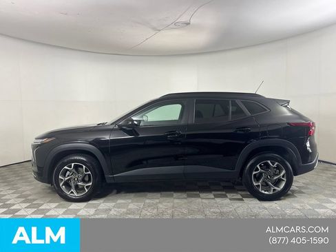 Used 2025 Chevrolet Trax LT FWD image 10