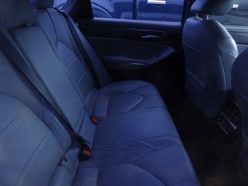 Used 2019 Toyota Avalon Limited image 8