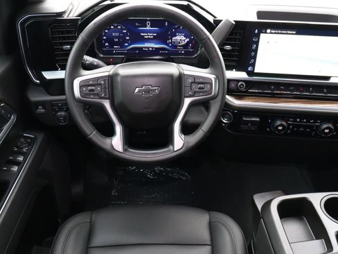 Used 2025 Chevrolet Silverado 2500 LT w/ Trail Boss Package image 10