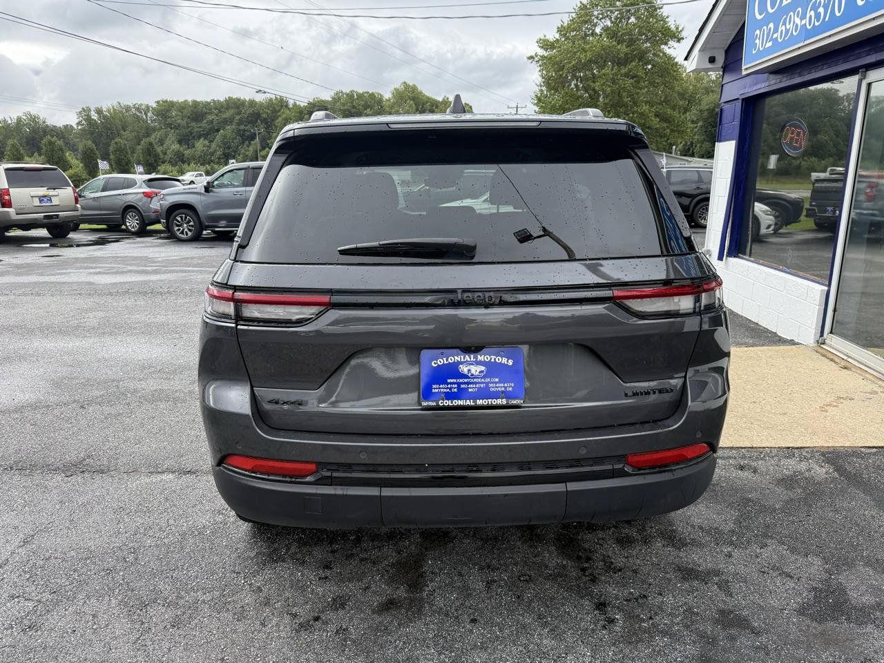 Used 2023 Jeep Grand Cherokee Limited w/ Black Appearance Package AWD/4WD image 7