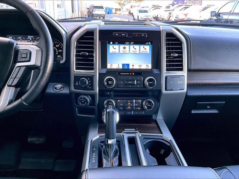 Used 2017 Ford F150 Lariat image 7