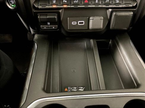 Used 2022 Chevrolet Silverado 3500 High Country w/ Z71 Off-Road Package AWD/4WD image 17