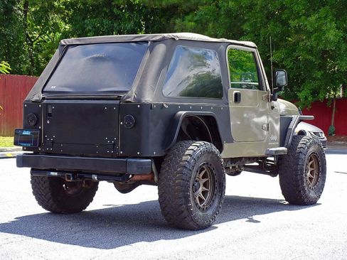 Used 2005 Jeep Wrangler Unlimited AWD/4WD image 15