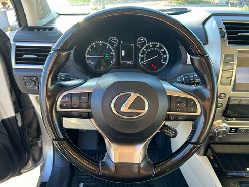 Used 2021 Lexus GX 460 Premium w/ Premium Package AWD/4WD image 10