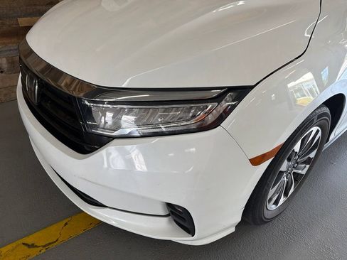 Used 2023 Honda Odyssey EX-L image 3