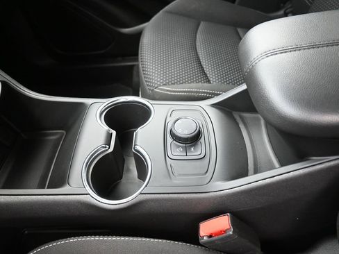 Used 2024 GMC Terrain SLE image 20