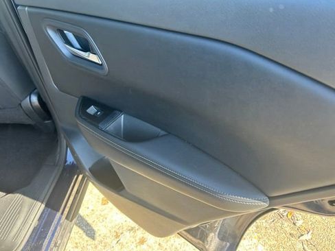 Used 2024 Nissan Rogue SV FWD image 12