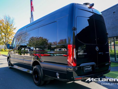 Used 2023 Mercedes-Benz Sprinter 3500 image 3