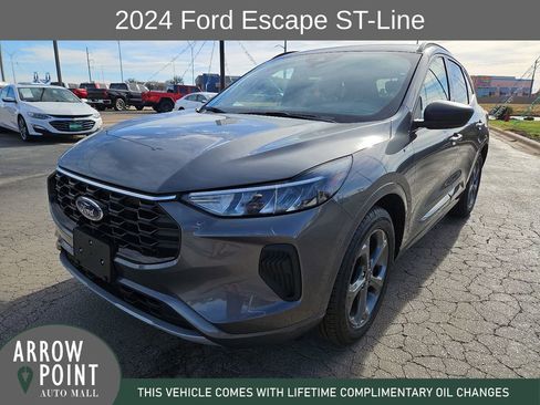 Used 2024 Ford Escape ST-Line w/ Cold Weather Package image 4
