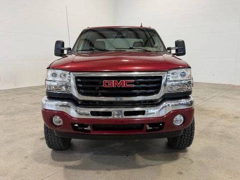 Used 2007 GMC Sierra 2500 SLT w/ Heavy-Duty Power Package AWD/4WD image 3