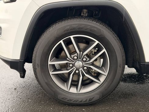 Used 2018 Jeep Grand Cherokee Limited RWD image 12