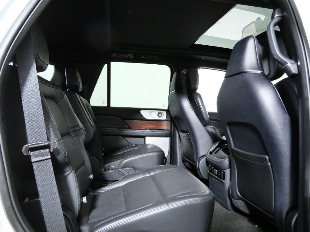 Certified 2023 Lincoln Navigator Reserve AWD/4WD image 12