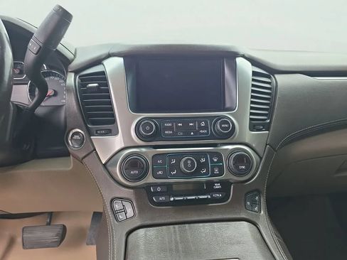 Used 2020 Chevrolet Tahoe Premier RWD image 16