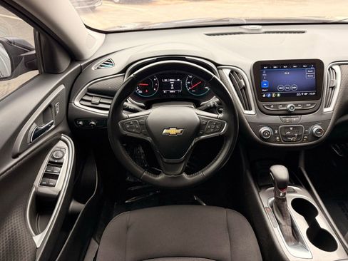 Used 2021 Chevrolet Malibu RS image 34
