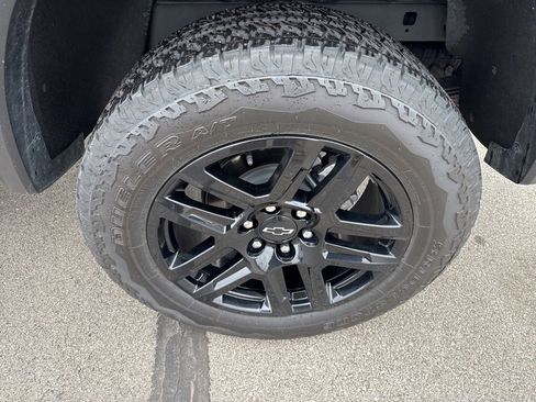 Used 2024 Chevrolet Colorado Trail Boss w/ Technology Package image 24