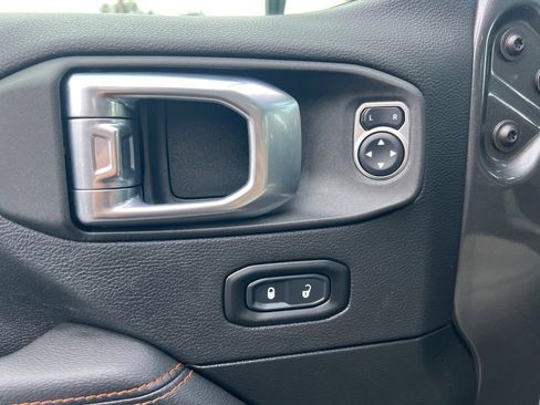 Certified 2021 Jeep Gladiator Mojave image 19