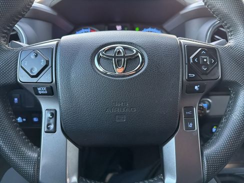 Used 2022 Toyota Tacoma TRD Sport w/ TRD Premium Sport Package image 10