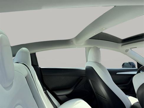 Used 2022 Tesla Model 3 Long Range AWD/4WD image 31